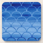 Stilvolles blaues Watercolor Scale Muster Getränkeuntersetzer (Vorderseite)