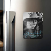 Stilvolles Blue Script Abschluss Announcement Foto Magnet