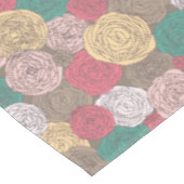 Stilvolles Blumenmuster. Helles Blumen Tischdecke (Schrägansicht)