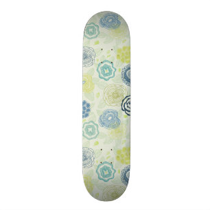 Stilvolles Blumenmuster mit niedlichen Blumen Skateboard