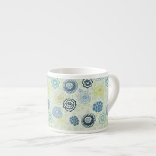 Stilvolles Blumenmuster mit süßen Blumen Espressotasse