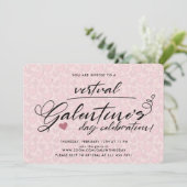 Stilvolles Blush Pink Virtual Galentine's Day Part Einladung (Stehend Vorderseite)