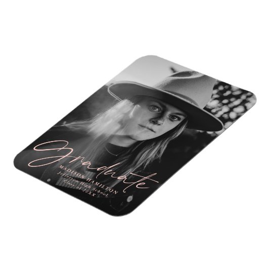 Stilvolles Blush Script Abschluss Announcement Fot Magnet (Linke Seite)