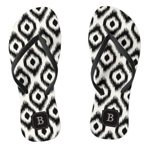 Stilvolles Chic Black Ivory Diamond Ikat Monogram Badesandalen