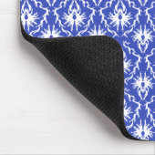 Stilvolles Damastmuster. Blau und Weiß Mousepad (Ecke)