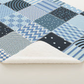 Stilvolles Design. Nahtloses Patchwork-Muster aus Sherpadecke (3/4)