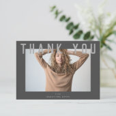 stilvolles Foto mit grau-schicker Note Dankeskarte (Stehend Vorderseite)