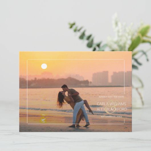 Stilvolles Foto Moderne Hochzeit rettet das Datum Save The Date (Stehend Vorderseite)