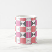 Stilvolles geometrisches rosa und schwarzes Muster Kaffeetasse (Mittel)