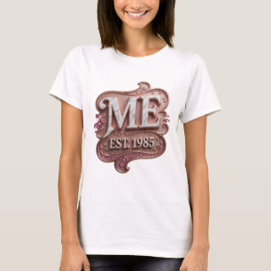 Stilvolles Gold ME EST 1985 Textdesign T-Shirt