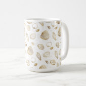 Stilvolles Gold White Seashells Muster Kaffeetasse (VorderseiteRechts)