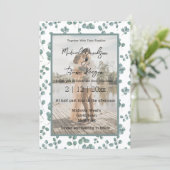 stilvolles Grünmuster Hochzeitsfeier Foto Einladung (Stehend Vorderseite)
