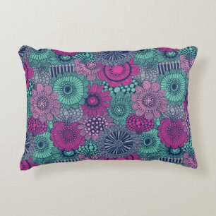 Stilvolles helles Muster der herrlichen Blumen Dekokissen