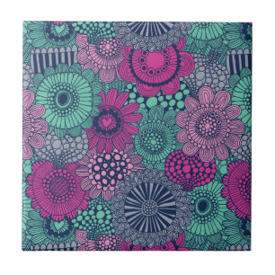 Stilvolles helles Muster der herrlichen Blumen Fliese