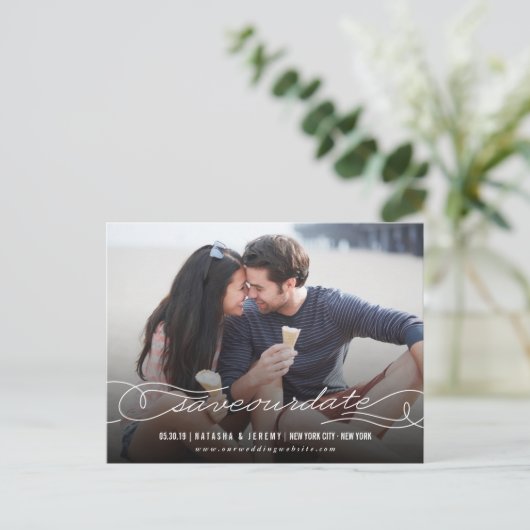 Stilvolles Kalligrafieschreiben Rette unser Date-F Ankündigungspostkarte (Stehend Vorderseite)