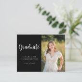 Stilvolles Lässiges Script-Foto | ABSCHLUSS Einladung (Stehend Vorderseite)