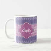 Stilvolles Lila Strick-Muster mit Monogramm und Na Kaffeetasse (Links)