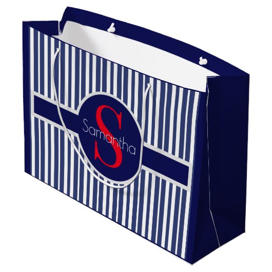 Stilvolles marineblau-rot gestreiftes Anfangsmonog Große Geschenktüte (Rückseite Schrägansicht)
