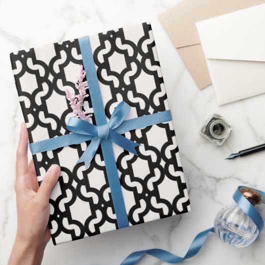 Stilvolles marokkanisches schwarzes Quatrefoliengi Geschenkpapier (Schenken)