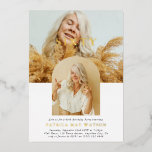 Stilvolles Minimal Foto SIXTY 60. Geburtstag Folieneinladung<br><div class="desc">Feiern Sie stilvoll mit dieser luxuriösen 60. Geburtstagsparty Einladung. Das Design zeichnet sich durch eine moderne 2-Foto-Collage,  das Zeitalter in Goldfolienserf-Schriftart über das erste Bild,  eine trendige Bogenvorlage für das zweite Foto,  den Namen in auch in Goldfolienschrift und eine elegante Vorlage aus,  die leicht anzupassen ist.</div>