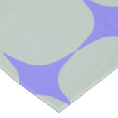 Stilvolles Mittelalter Modernes Muster Lila und ge Tischdecke (Schrägansicht)