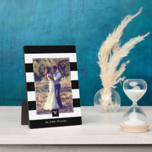 Stilvolles Monogramm aus schwarzen und weißen Stre Fotoplatte