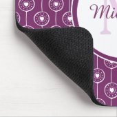 Stilvolles Monogramm für Lila und weiße Herzen mit Mousepad (Ecke)