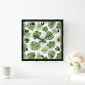Stilvolles Muster für grüne tropische Blätter Quadratische Wanduhr (Zuhause)