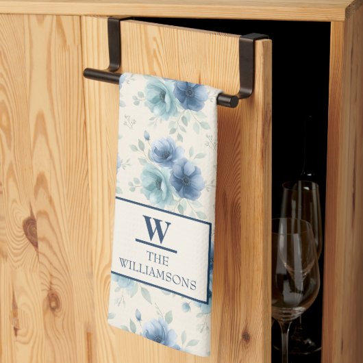 Stilvolles navyblaues Wasserfarben-Blumen-Monogram Geschirrtuch (Drittel gefaltet)