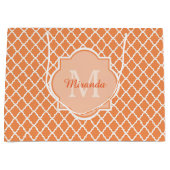 Stilvolles orange Quatrefoil Monogramm mit Namen Große Geschenktüte (Vorderseite)