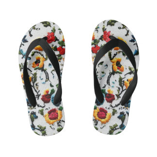 Stilvolles Paar von Flip Flops: Design und Erstell Kinderbadesandalen