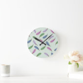 Stilvolles Pastell-Federn-Muster Runde Wanduhr (Zuhause)
