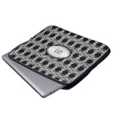 Stilvolles quadratisches Muster in Schwarz und Sil Laptopschutzhülle (Vorne Knopf)