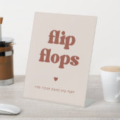 Stilvolles Retro Peach Pink Flip Flops Hochzeit Sockelschild (In SItu)