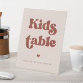 Stilvolles Retro Peach Pink Wedding Kids Table Sockelschild (In SItu)