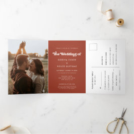 Stilvolles Retro-Terracotta All-in-One Hochzeitsfe Dreifach Gefaltete Einladung