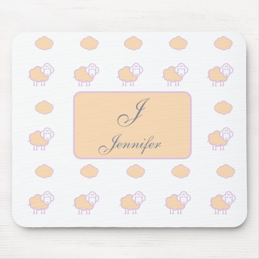 Stilvolles rosa Schaf mit Wolkenmuster Monogramm Mousepad (Vorne)