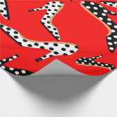 Stilvolles Rot mit schwarzen und weißen High Heels Geschenkpapier (Ecke)
