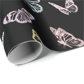 Stilvolles Schwarz Pastellrosa Blauer Schmetterlin Geschenkpapier (Rolleneckpunkt)