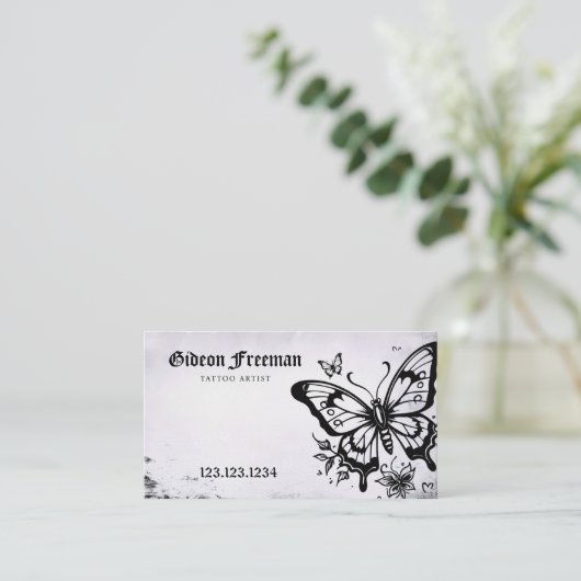 Stilvolles Schwarz & Weiß Butterfly Tattoo Shop Visitenkarte (Stehend Vorderseite)
