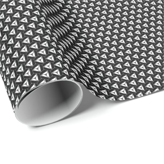 Stilvolles Schwarz + Weiß-Dreiecke-Wrapping Paper Geschenkpapier (Rolleneckpunkt)
