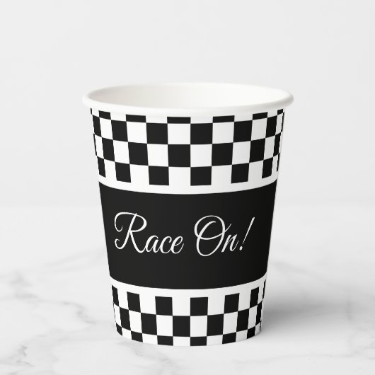 Stilvolles Schwarz-Weiß-Schachbrett Pappbecher (Rückseite)