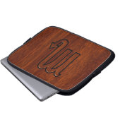Stilvolles Scorpio Zodiac Symbol in Mahagoni Laptopschutzhülle (Vorne Knopf)