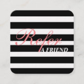 Stilvolles Script Black & White Stipes Beautician Empfehlungskarte (Vorderseite)