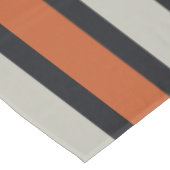 Stilvolles, silbergraues Navy Orange Red Stripe Mu Tischdecke (Schrägansicht)