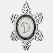 Stilvolles silbernes Weihnachten des Monogramm-D Schneeflocken Zinn-Ornament (Rechts)