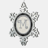 Stilvolles silbernes Weihnachten des Monogramm-M Schneeflocken Zinn-Ornament (Rechts)