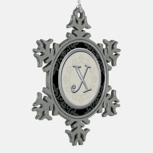 Stilvolles silbernes Weihnachten des Monogramm-X Schneeflocken Zinn-Ornament (Links)
