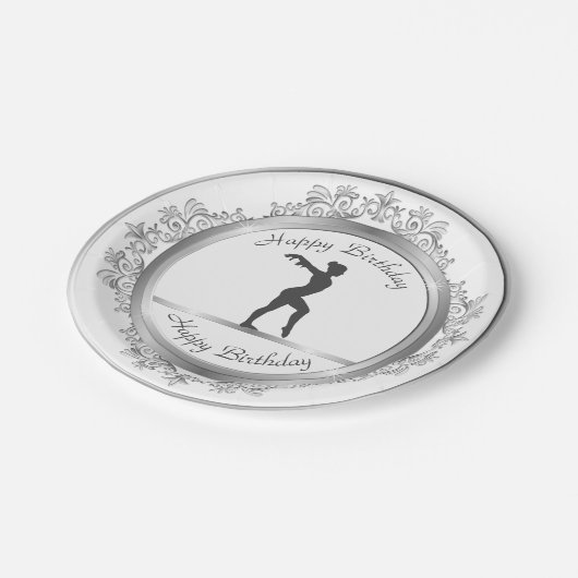 Stilvolles Silver Embellished Gymnastik Geburtstag Pappteller (Schrägansicht)