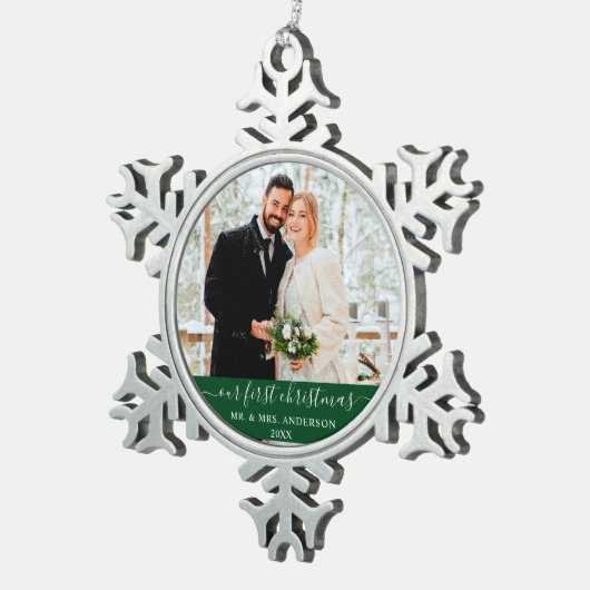 Stilvolles Skript Unser erstes Weihnachtsgrün Schneeflocken Zinn-Ornament (Rechts)